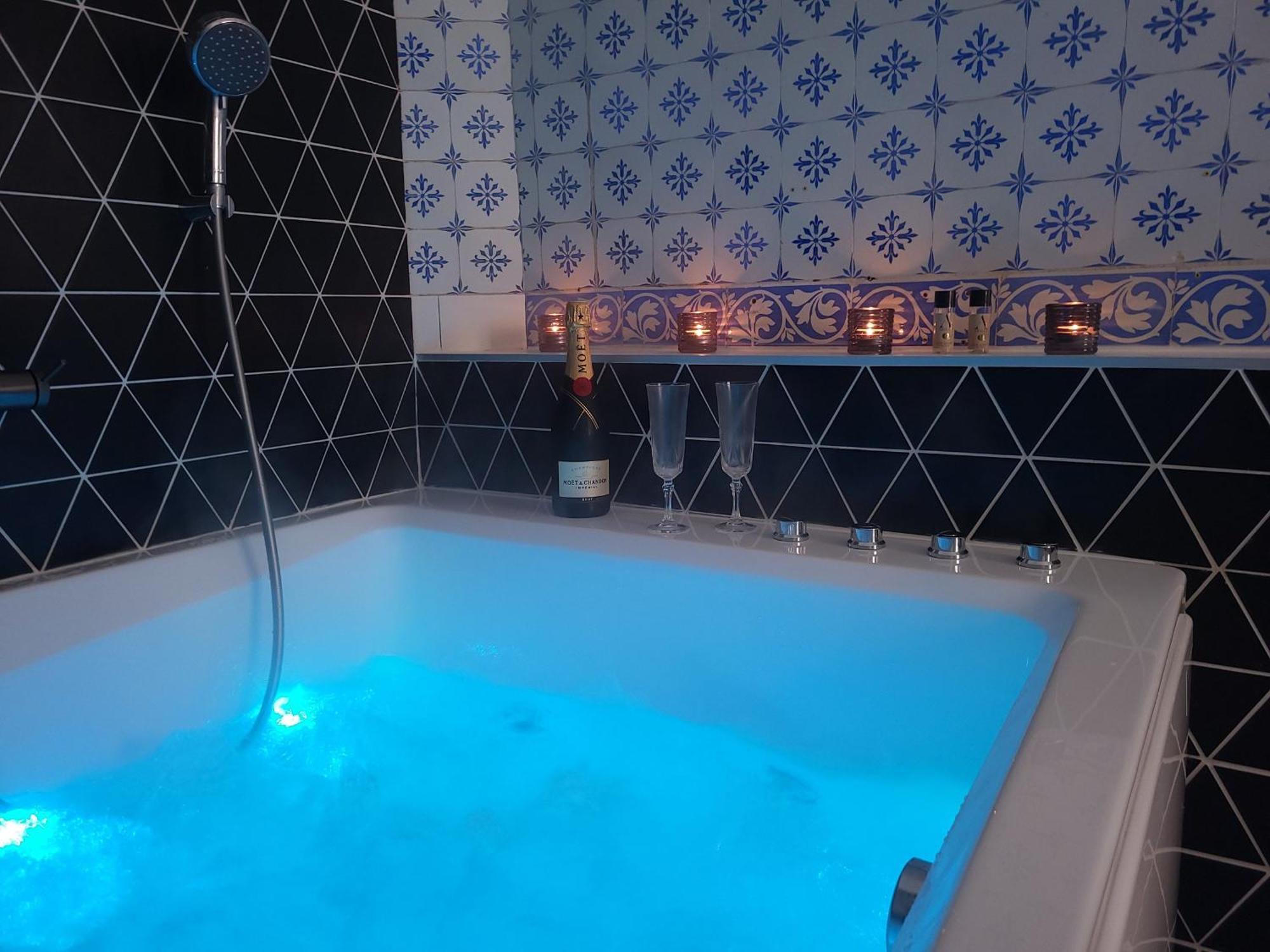 Cluis Sejour De Charme Au Chateau Avec Petit-Dejeuner Et Parking - Fr-1-591-705 מראה חיצוני תמונה